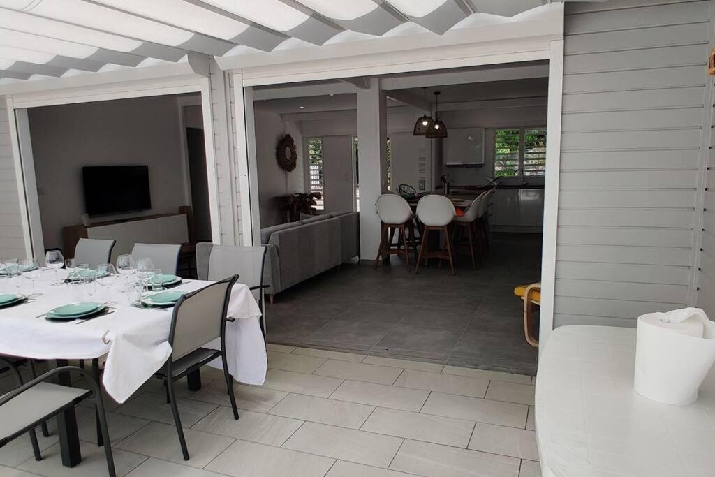 Magnifique Villa Avec Piscine Privative Et Jardin Сен-Франсуа Экстерьер фото